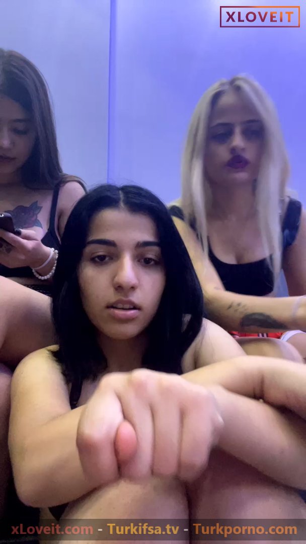 Yıldız Demir ifşa 3 kaşar kız canlı yayın açtı